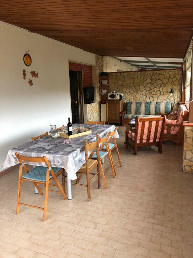 Апартаменты La Terrazza Di Carmen E Fausto Четраро Экстерьер фото
