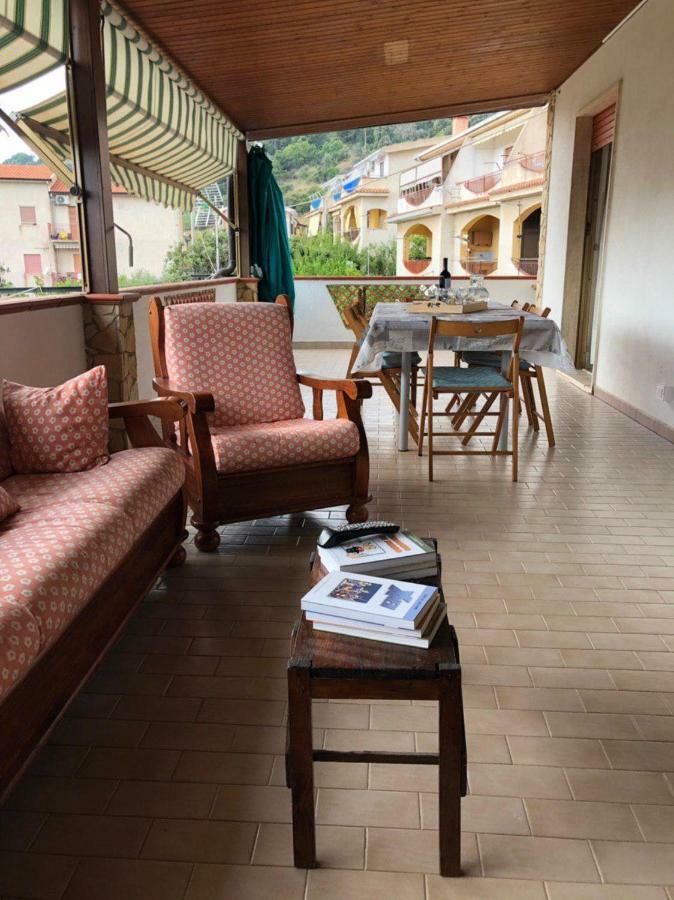 Апартаменты La Terrazza Di Carmen E Fausto Четраро Экстерьер фото