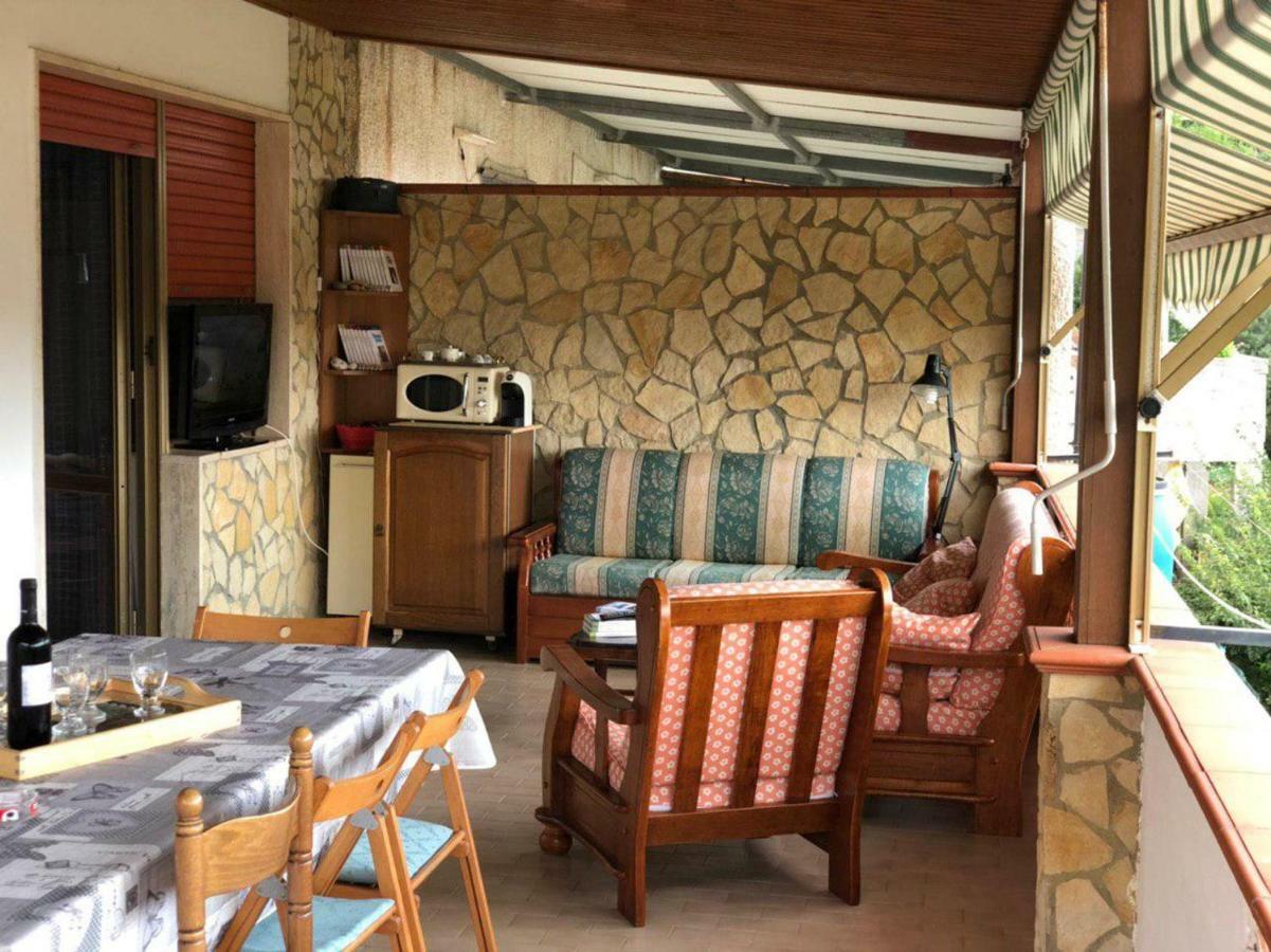 Апартаменты La Terrazza Di Carmen E Fausto Четраро Экстерьер фото